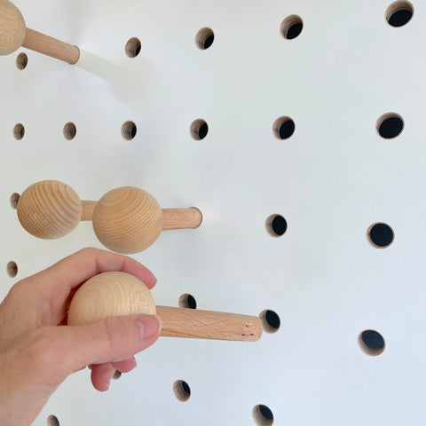wooden pegs with round end for pegboard