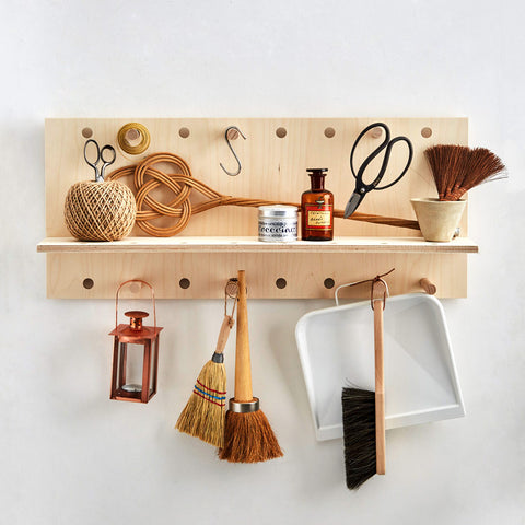 wall shelf wood with pegs